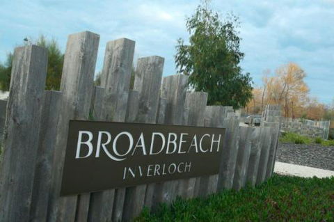 ONE LEVEL At BROADBEACH RESORT - Kawana Tourism 0