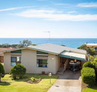 Kianga Parade Beach House - Kawana Tourism