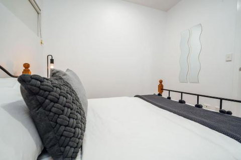 Tropicana On Bent Wifi Nespresso Heart Of East End - Kawana Tourism 3