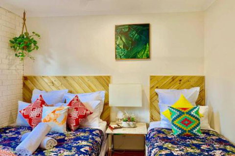 PARADISE COURT VILLA 1 Free Wifi - Kawana Tourism 2