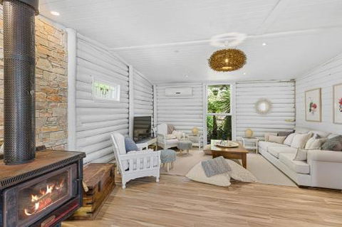 MARTHA COTTAGE Mt. MARTHA - Kawana Tourism 0