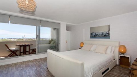 Vista Fremantle Apartment With A View - Kawana Tourism 5