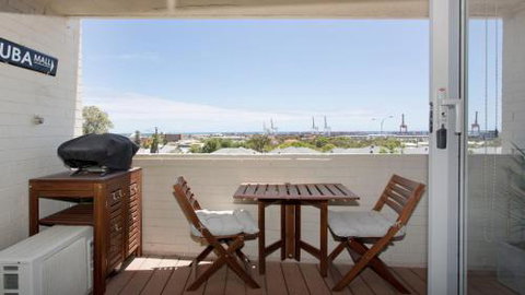 Vista Fremantle Apartment With A View - Kawana Tourism 1