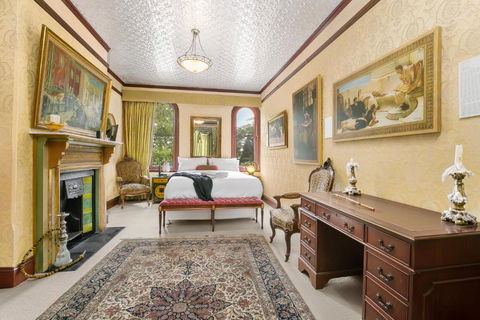 Grand & Central On George Unique Opulent - Kawana Tourism 4