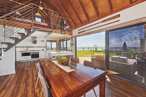 A PERFECT STAY - Belongil On The Beach - Kawana Tourism 4