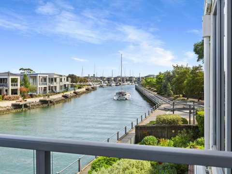 MARINA VIEW - Kawana Tourism 1