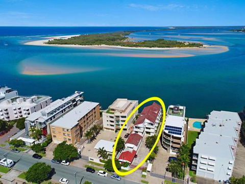Unit 3 Pumicestone Quays Absolute Waterfront! - Kawana Tourism 6