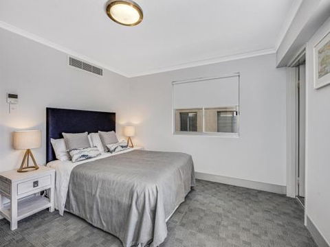 Unit 3 Pumicestone Quays Absolute Waterfront! - Kawana Tourism 3