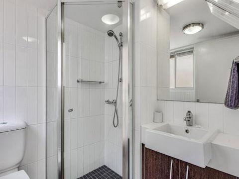 Unit 3 Pumicestone Quays Absolute Waterfront! - Kawana Tourism 1