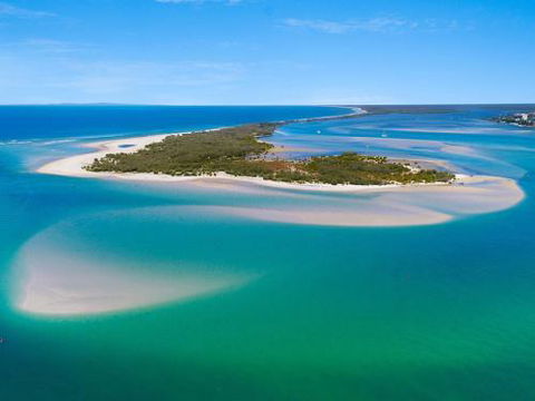 Unit 3 Pumicestone Quays Absolute Waterfront! - Kawana Tourism 2