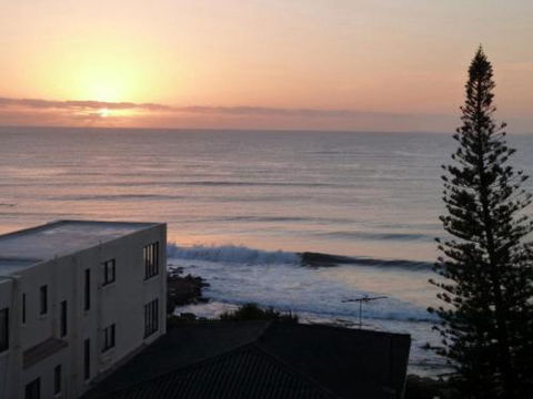 Unit 5 Sanctuary Shores Kings Beach Free Wifi! - Kawana Tourism 0