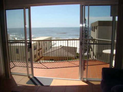 Unit 5 Sanctuary Shores Kings Beach Free Wifi! - Kawana Tourism 5