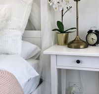 Cozy Apartment with Riverside Views - Kawana Tourism
