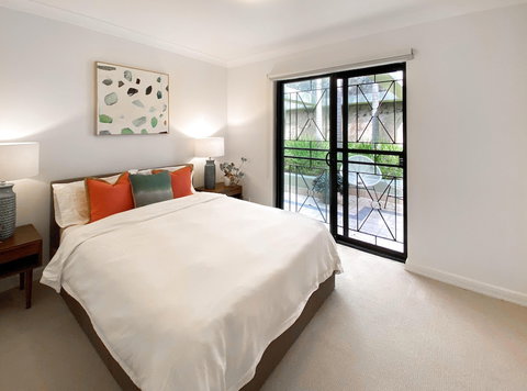 BELLEVUE GARDEN OASIS-hosted By L'Abode - Kawana Tourism 0