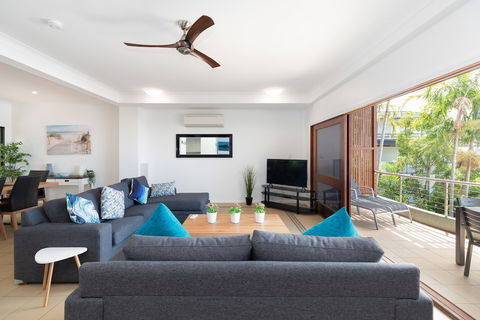 Absolute Airlie Airlie Beach - Kawana Tourism 0