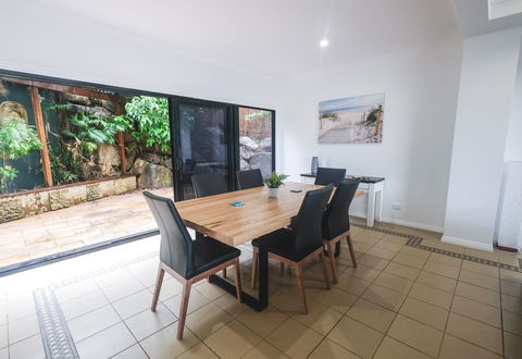 Absolute Airlie Airlie Beach - Kawana Tourism 5