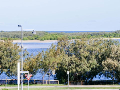 Explorer Cove Unit 6 31 Kennedy Pde - Kawana Tourism 6