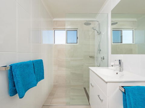 Explorer Cove Unit 6 31 Kennedy Pde - Kawana Tourism 5