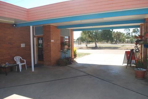 Abajaz Motor Inn - Kawana Tourism 1