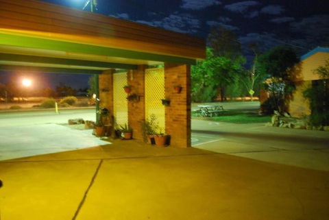 Abajaz Motor Inn - Kawana Tourism 4