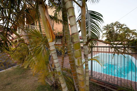 Mineral Sands Motel - Kawana Tourism 5