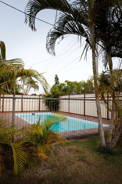 Mineral Sands Motel - Kawana Tourism 6
