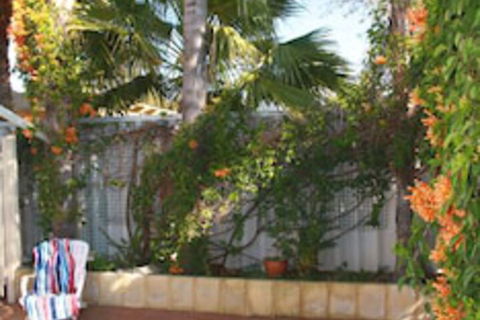 Astoria Retreat B&B - Kawana Tourism 5