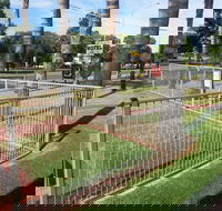 Sunraysia Motel  Holiday Apartments - Kawana Tourism