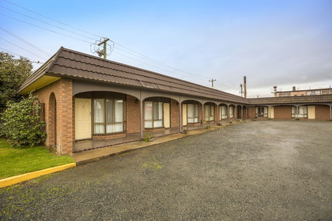 Boomerang Hotel - Kawana Tourism 1