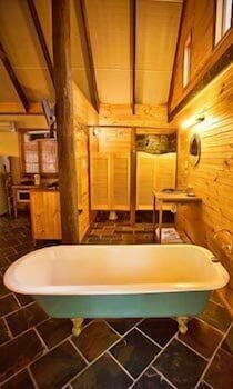 Rainforest Ranch - Kawana Tourism 6