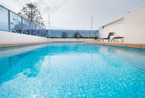 Bayview Tower - Kawana Tourism 3