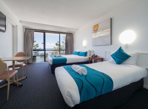 Bayview Tower - Kawana Tourism 4