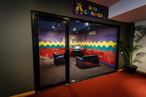 The Anglers Inn - Kawana Tourism 3