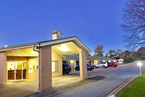 Golfview Motor Inn - Kawana Tourism 1