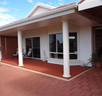 Close Encounters Bed  Breakfast - Kawana Tourism