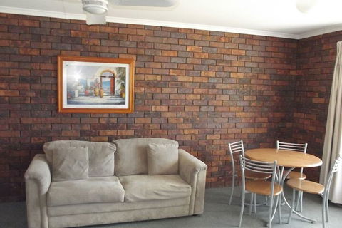 Bridge Street Motor Inn - Kawana Tourism 6