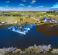 Stonewell Cottages  Vineyards - Kawana Tourism