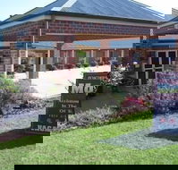 Poachers Paradise Motel - Kawana Tourism