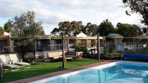 Rutherglen Motor Inn - Kawana Tourism 1