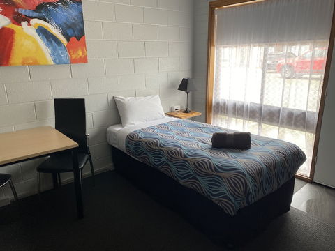 Mariner Motel - Kawana Tourism 5