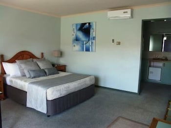Melaleuca Motel - Kawana Tourism 6