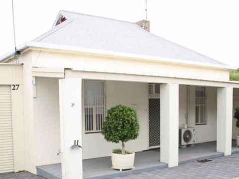 Squatters Cottage - Kawana Tourism 3