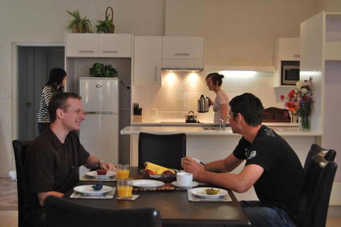 Brayfield Cottage - Kawana Tourism 2