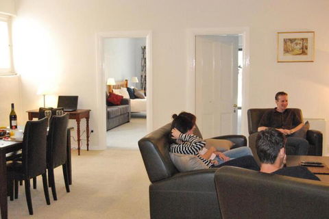 Brayfield Cottage - Kawana Tourism 3