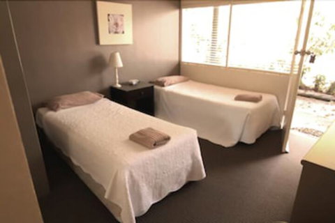 Motel Melrose - Kawana Tourism 7