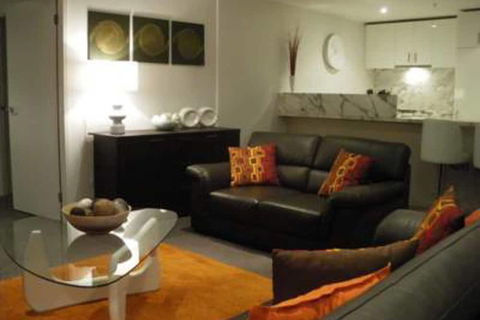 Docklands Executive Apartments - Kawana Tourism 7