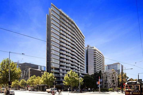 Docklands Executive Apartments - Kawana Tourism 1
