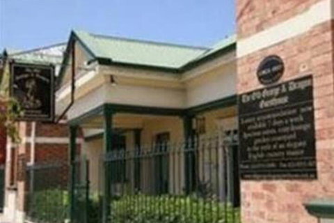 The Old George & Dragon Guesthouse - Kawana Tourism 5