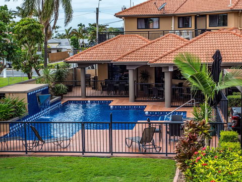 Mackay Resort Motel - Kawana Tourism 1