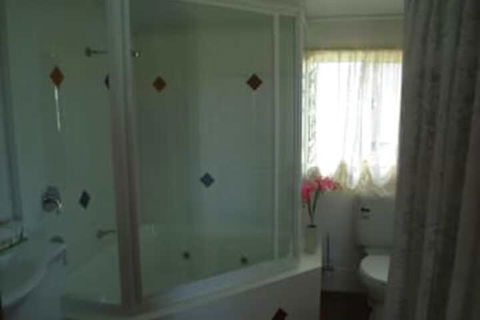 Lee Farm Stay Cottages - Kawana Tourism 6